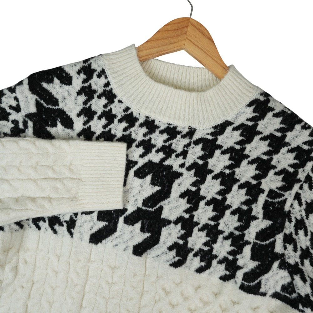 Venus Houndstooth Cable Knit Sweater Womens M Ivory Black Crew Neck Preppy Cozy